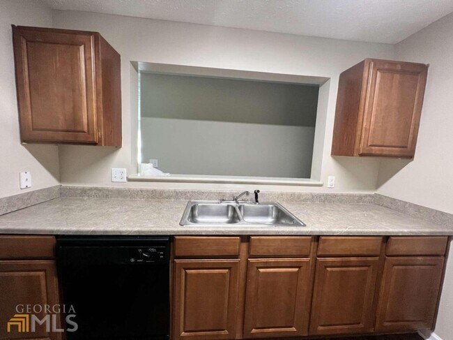 Building Photo - 13101 Fairington Ridge Cir