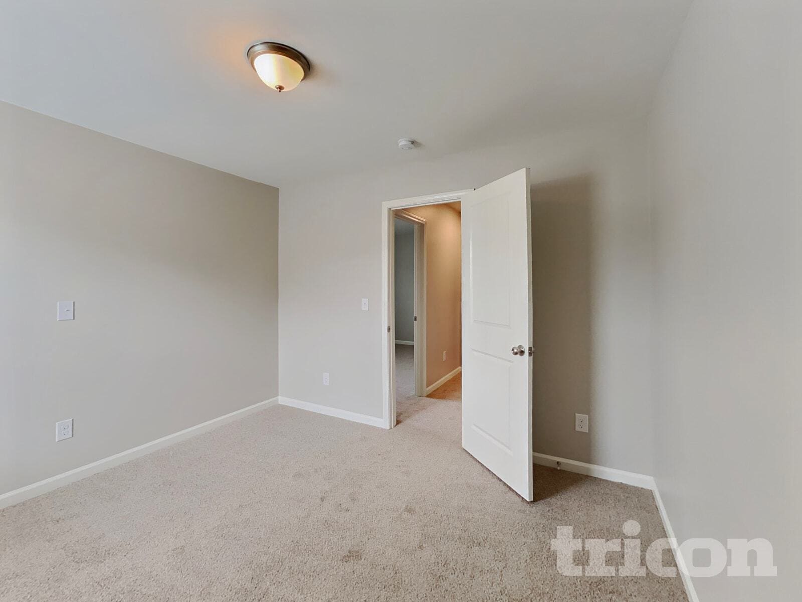 Building Photo - 1711 Sawtooth Ct