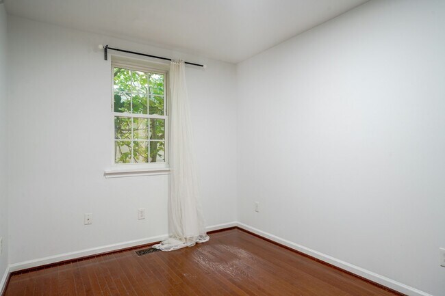 Building Photo - 619 Florida Ave NW