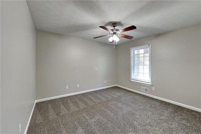 Building Photo - 4505 Laurie Ln SW