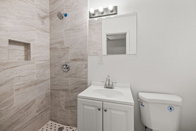 Building Photo - Charming 3 Bedroom, 2 Bathroom house