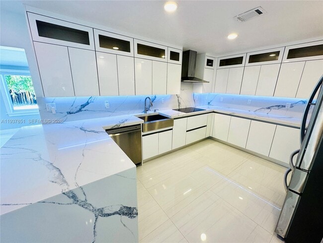 Building Photo - 8160 W 18th Ct