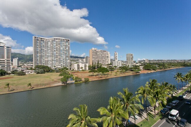 Building Photo - 2015 Ala Wai Blvd