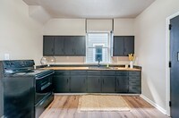 Building Photo - Beautiful 3 bedroom home in Aliquippa available August 1!