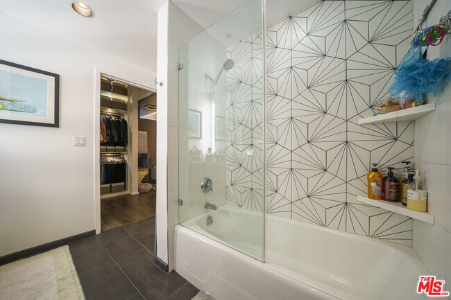 Building Photo - 1111 S Grand Ave