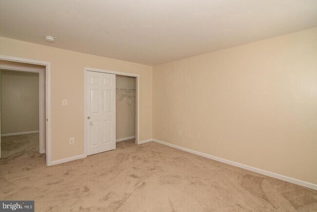 Building Photo - 3018 Desert Palm Ct
