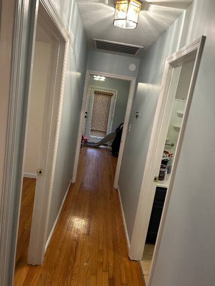 Building Photo - 101 Henley Rd