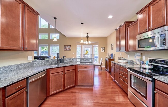 Building Photo - Executive Lease Opportunity - 4 Bed 3 Bath