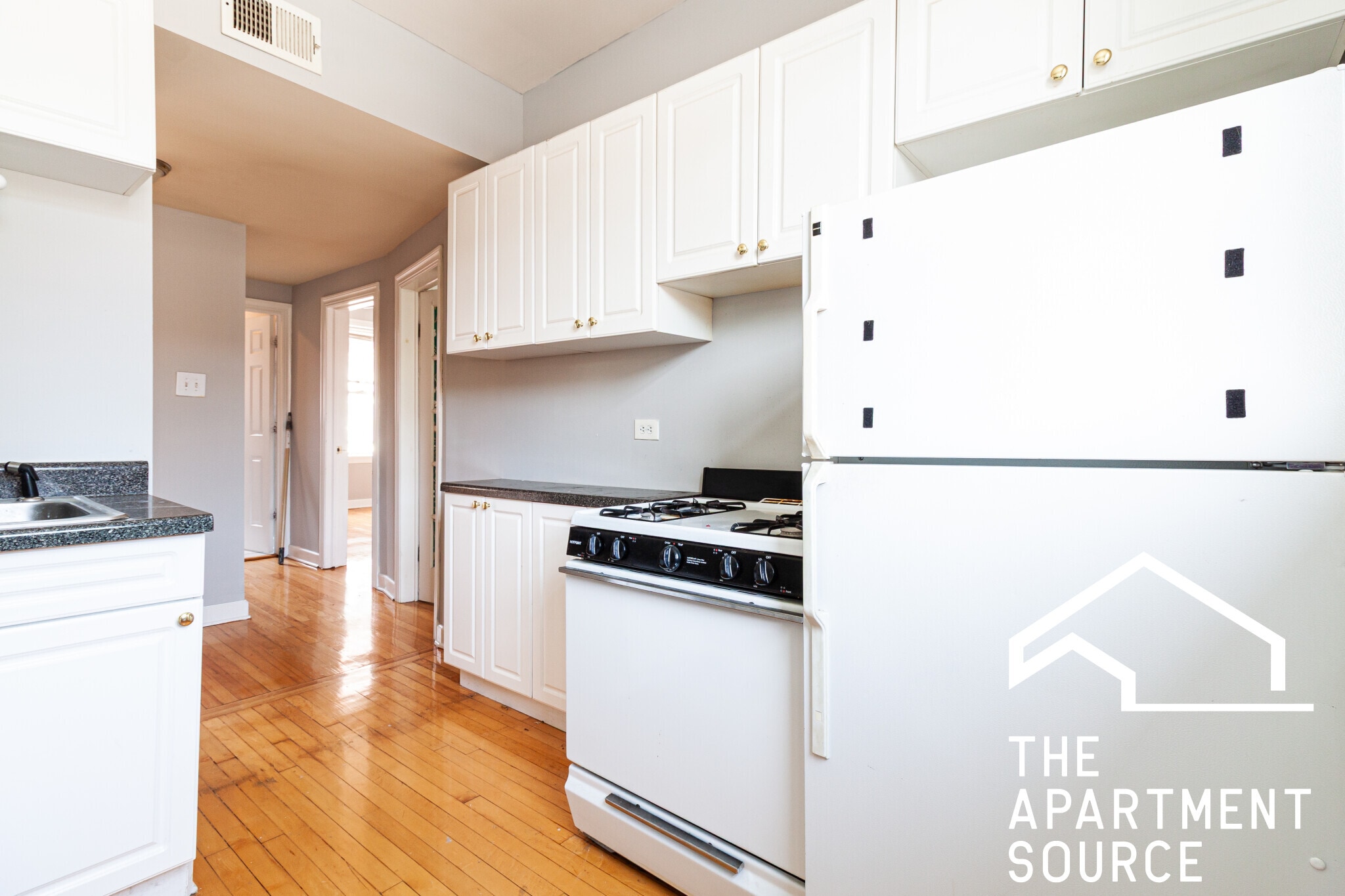 Building Photo - 561 W Aldine Ave