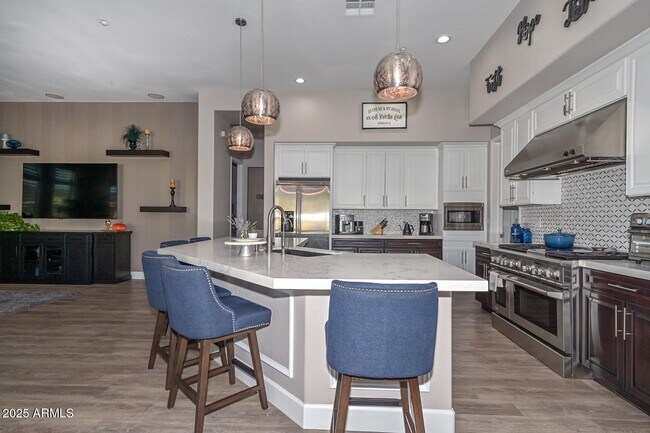 Building Photo - 9133 W Andrea Dr