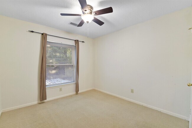 Building Photo - 9811 Arrowgrass Dr