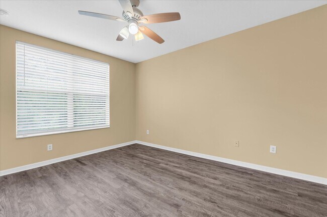 Building Photo - 9624 Carlsdale Dr