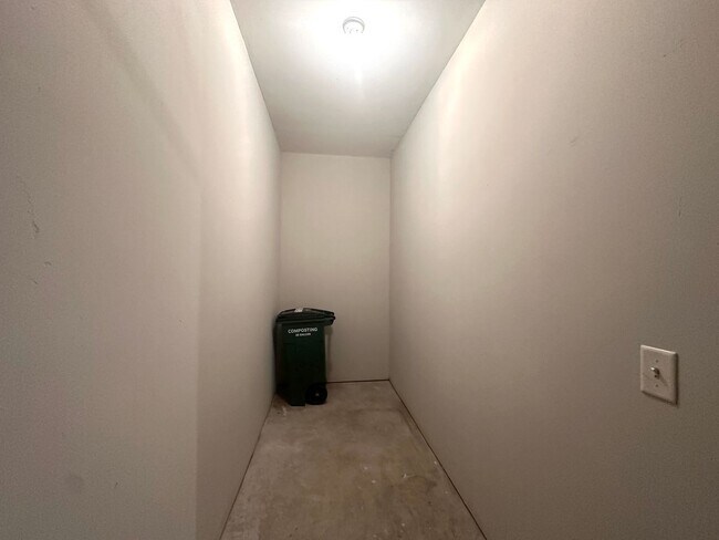 Building Photo - 506 Delmar Ave