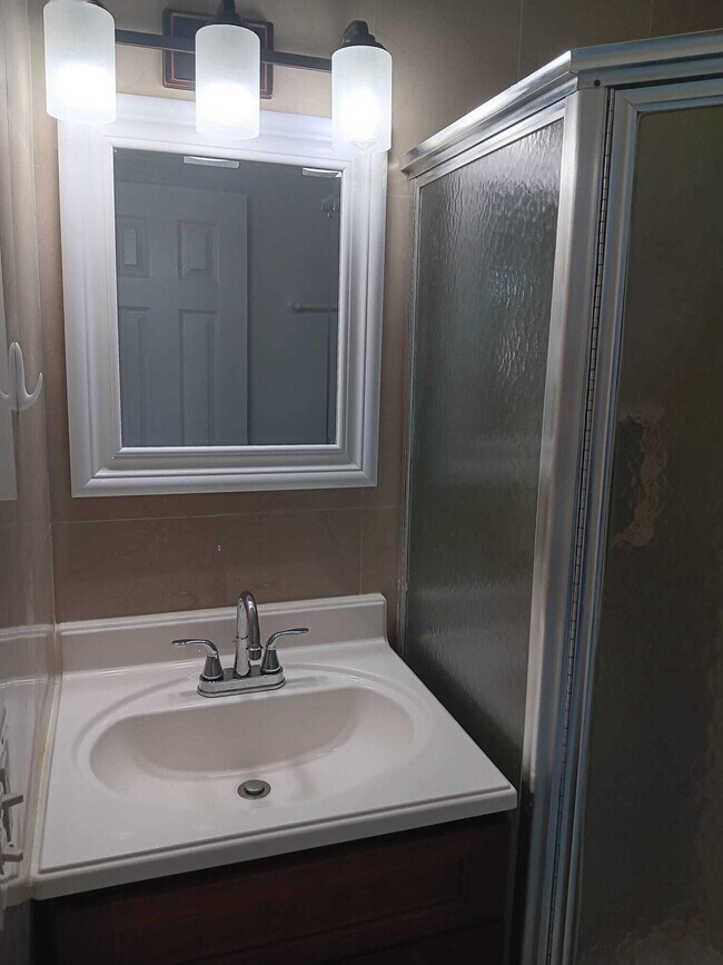 Building Photo - 20886 Vinesta Cir