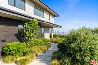 Building Photo - 2216 Winona Blvd