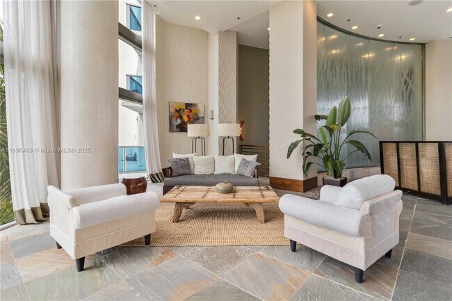 Building Photo - 2641 N Flamingo Rd