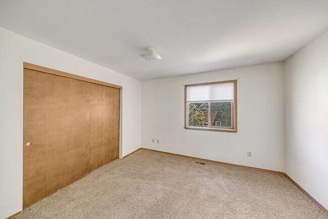 Building Photo - Corner Unit 2 Bedroom with Private Backyard & Master Bedroom Deck!