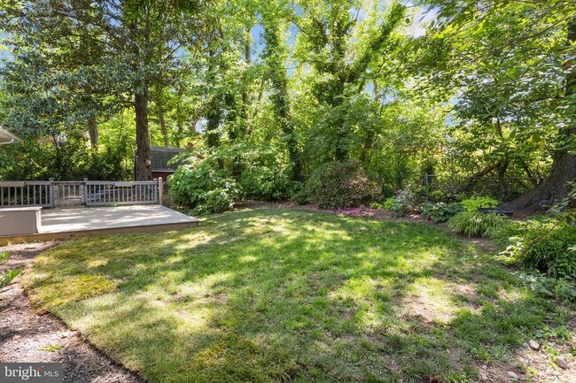 Building Photo - 710 N Buchanan St