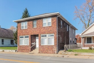 Building Photo - 3014 W 10th St