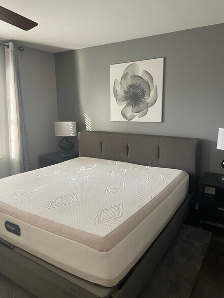 Building Photo - 2039-I Raleigh Rd