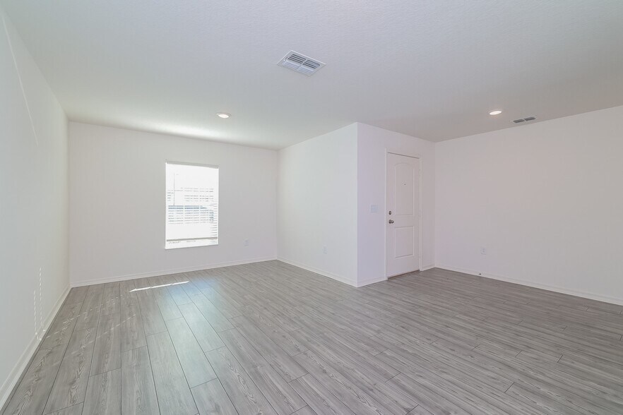 Building Photo - 429 Kensington View Dr