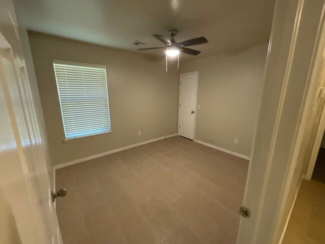 Building Photo - Beautiful 3 Bed 2 bath home!
