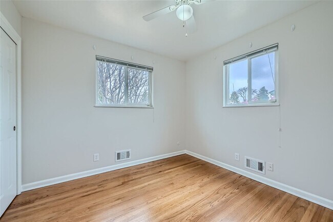 Building Photo - Great location! Updated 3Bed/2Bath Ranch with full basement, wood floors, and large fenced-in-yard!