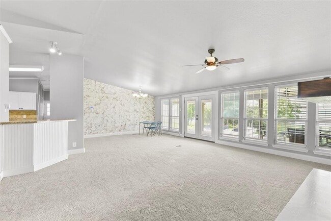 Building Photo - 319 S Skains Chapel Rd