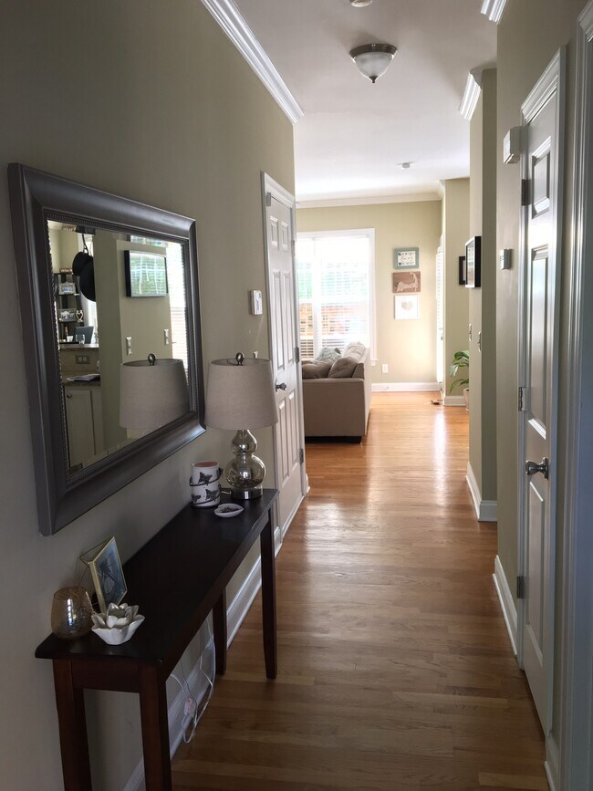 Building Photo - 4734 Hunter Crest Ln