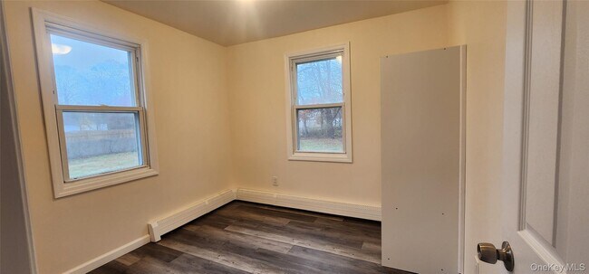 Building Photo - 239 Commack Rd