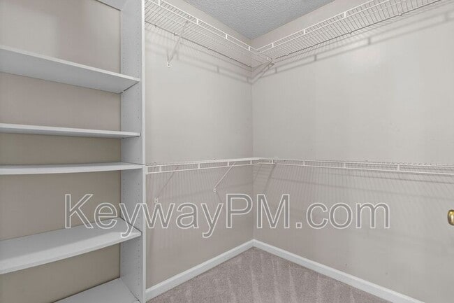 Building Photo - 3920 Nantucket Cir