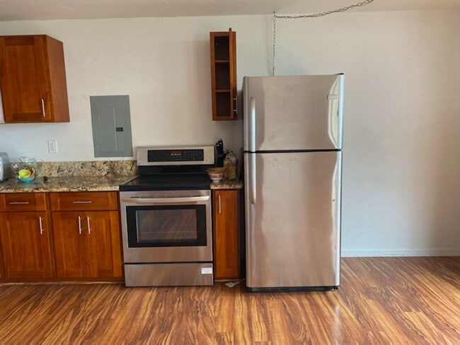 Building Photo - Breezy Fresh, Freshly Renovated 2/1 at Makaha Valley Plantation