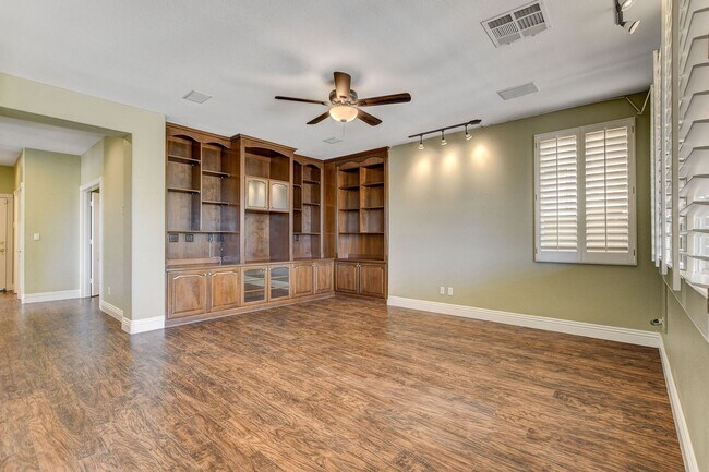 Building Photo - Stunning Summerlin Pool Home!