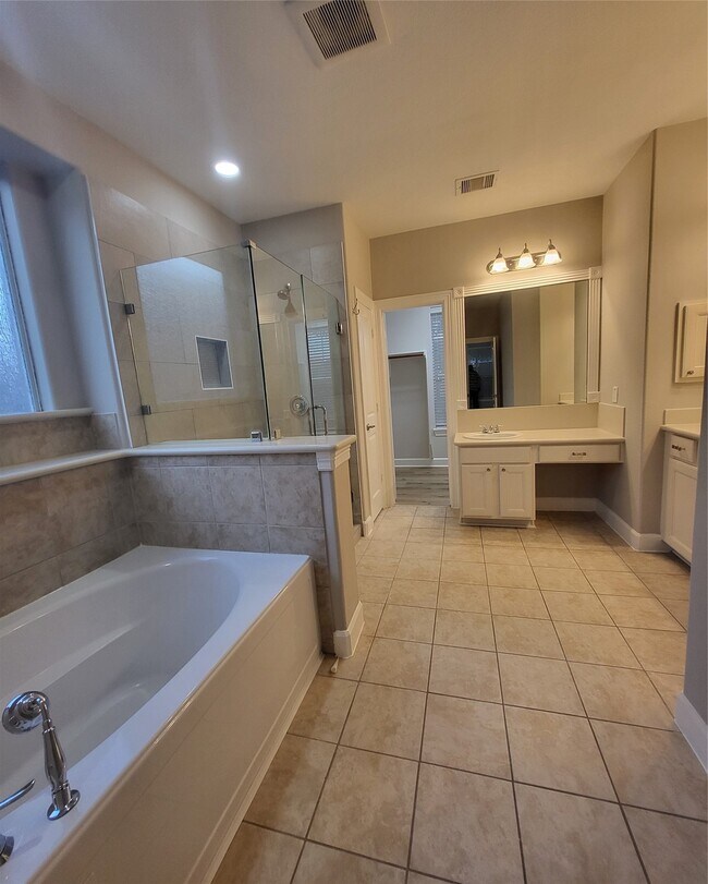 Building Photo - 606 Admiral Bay Ln