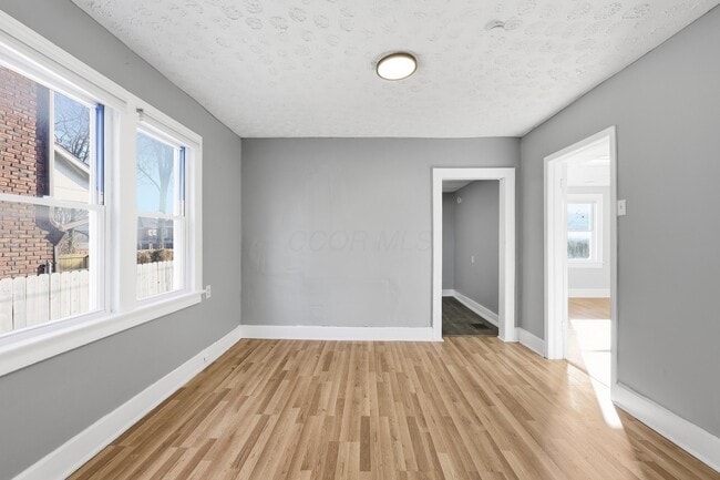 Building Photo - 1452 Summit St