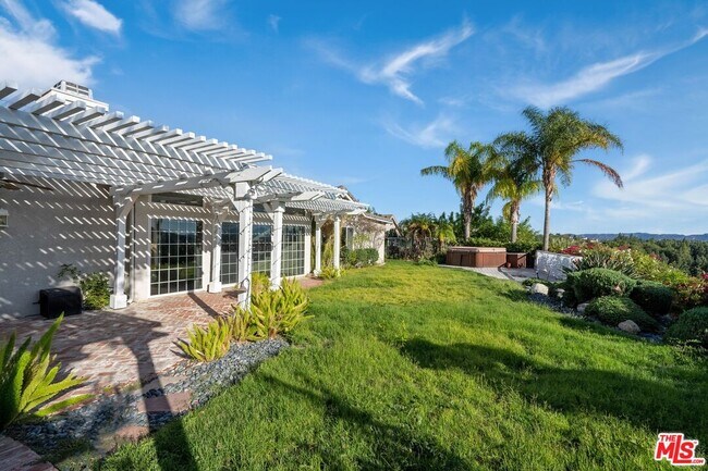 Building Photo - 24534 Stonegate Dr