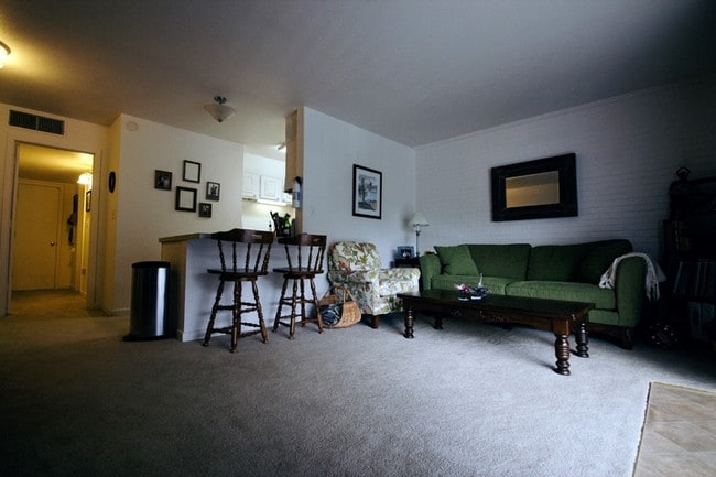 Living Room - Greenbrier Place Apartments