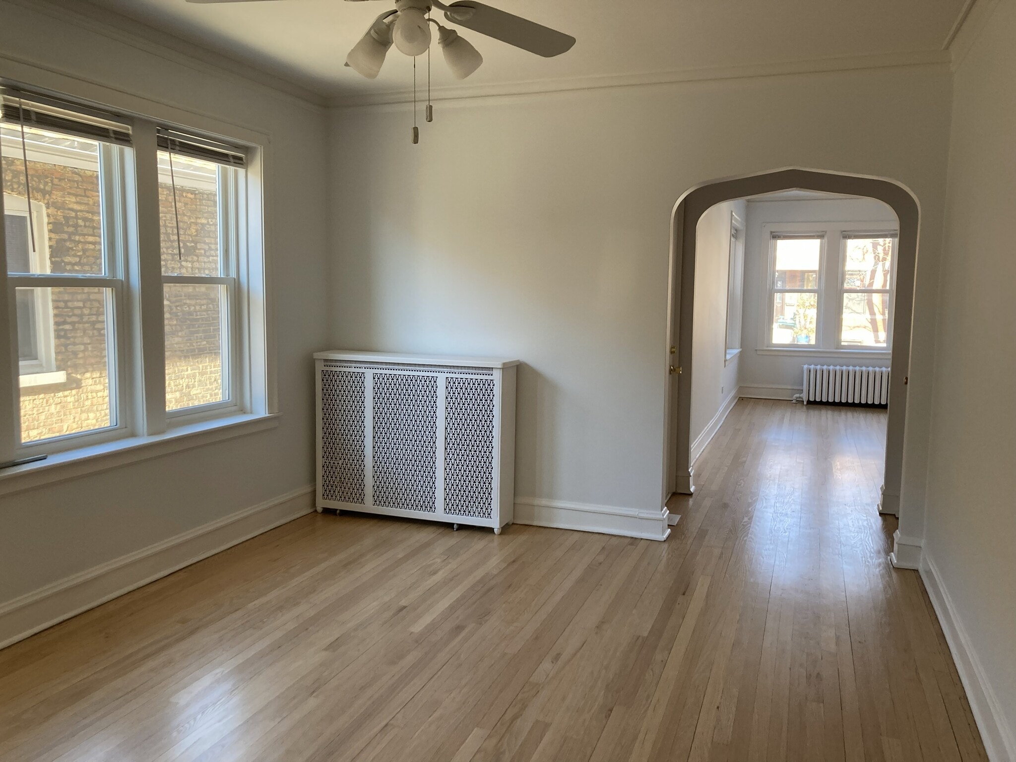 Building Photo - 2433 W Dakin St