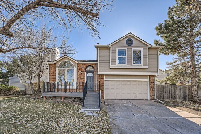 Building Photo - 5701 N Wagonwheel Trail