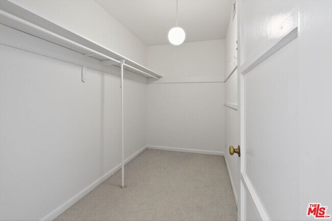Building Photo - 675 El Medio Ave