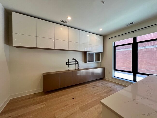 Building Photo - 801 N St NW