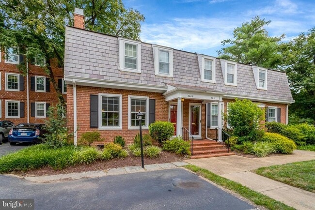 Primary Photo - 3049 S Columbus St
