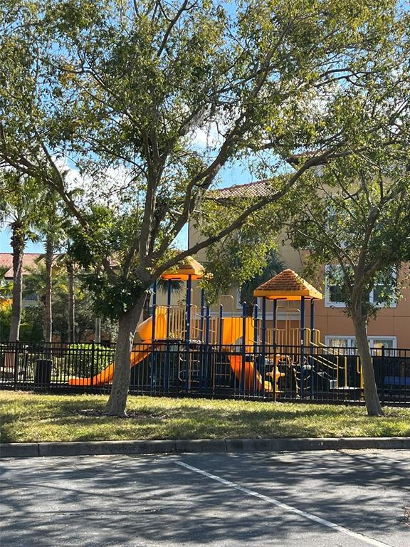 Building Photo - 5471 Vineland Rd