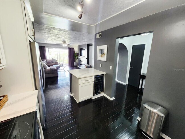 Building Photo - 4651 1st St NE