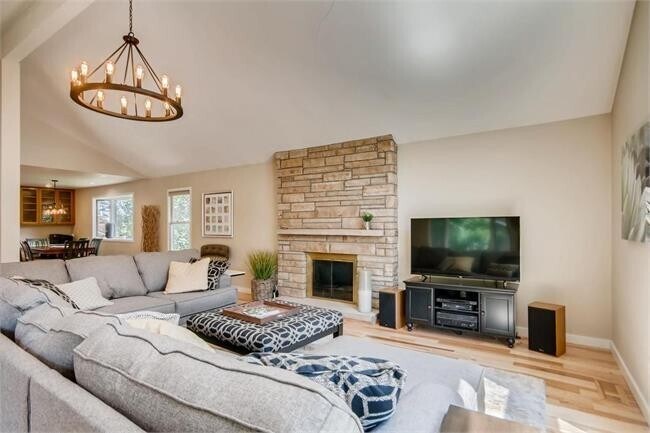 Building Photo - Fully Furnished Three Bedroom Home Available in Boulder 12 month lease FURNISHED ONLY.