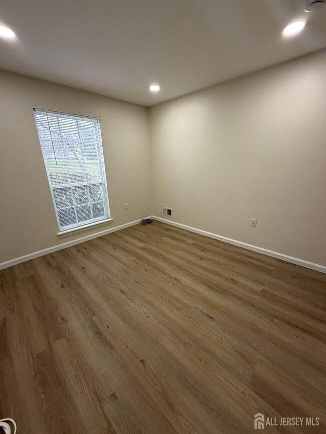 Building Photo - 32 Columbus Dr