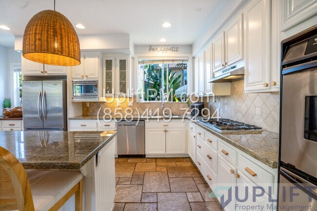 Building Photo - Spacious 5-Bedroom Home with Pool & Spa in...
