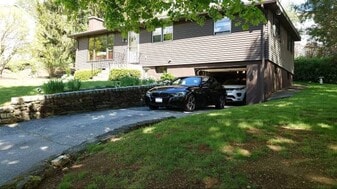 Building Photo - 40 Winneconnett Rd