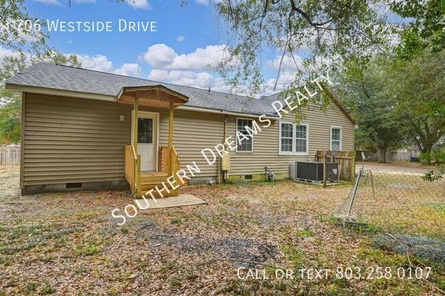 Building Photo - 706 Westside Dr