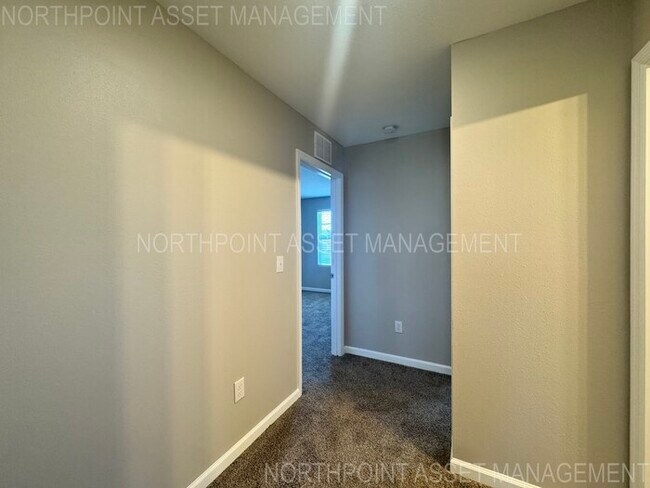 Building Photo - "AUGUST MOVE IN SPECIAL: $500 off on 2nd M...